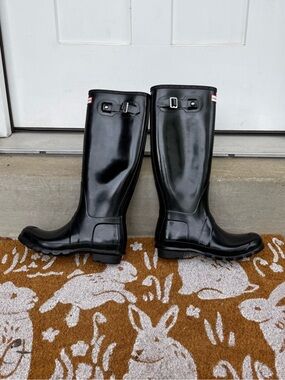 Hunter Rain Boots- Women's Original Tall Boots, Size 8
